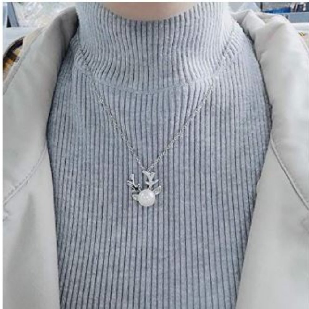 Pearl Deer Necklace (Silver)